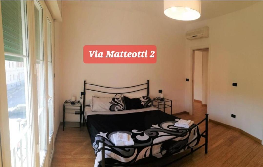 Via Matteotti & Via Carracci Apartments Bologna Eksteriør billede